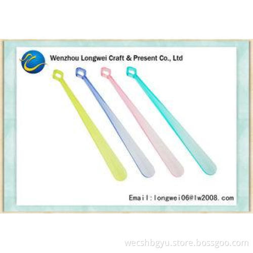 Creative transparent colored home plastic shoe horn with ro